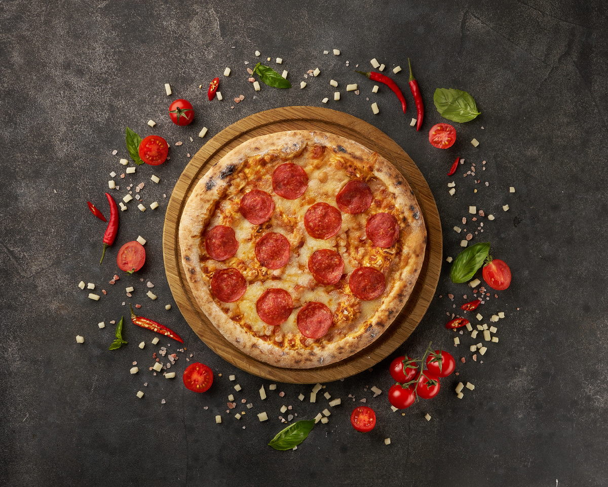 Вопреки стереотипам, итальянские пиццы в основном содержат небольшое количество ингредиентов, но зато каждый из них строго определён вплоть до сорта и степени свежести