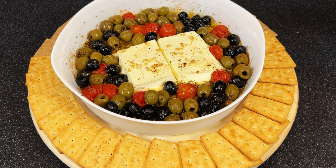 Что подать гостям без суеты: закуски, которые готовятся за полчаса