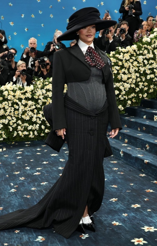 Рианна в наряде от Marc Jacobs