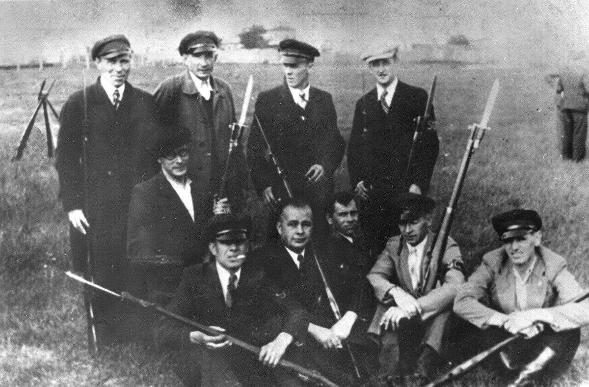 6-й батальон Рабочей гвардии, рабочие вагонного завода "Вайрогс", 1940 год © Sputnik, из личного архива И. Гусева