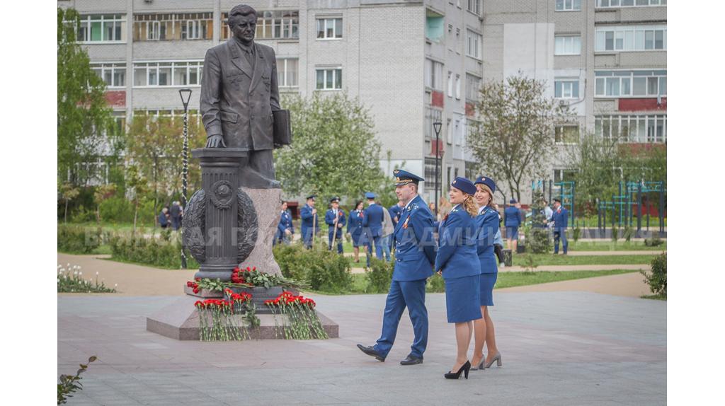 Еще будучи студентом Брянского технологического института, Иван Сильченко проходил преддипломную практику в главном ботаническом саду академии наук СССР. Оттуда и началась его любовь всей жизни, превратившаяся в поистине удивительную коллекцию.📷
