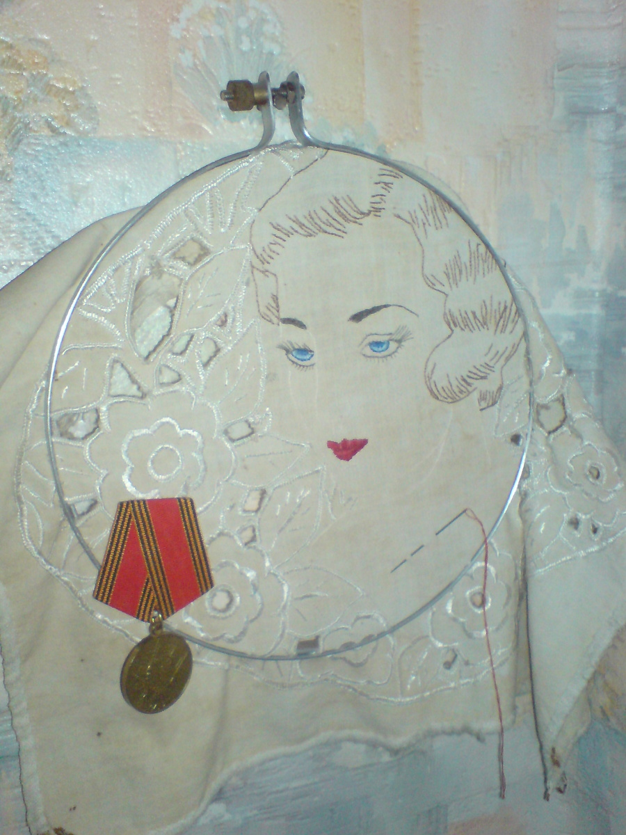 Это последняя медаль при жизни мамы (юбилейная, 60 лет Победы). фото из архива автора