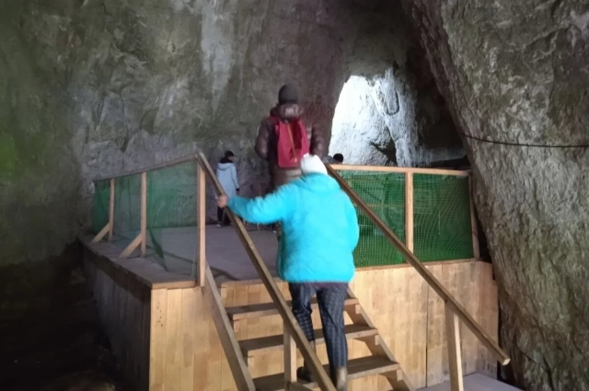    Включение Денисовой пещеры в список ЮНЕСКО обсудили с экспертами из Парижа