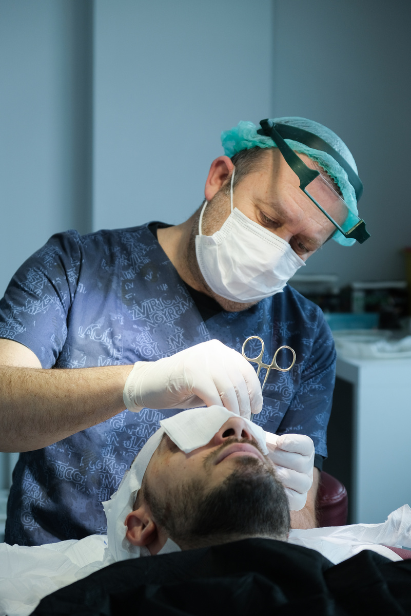 Доктор за работой