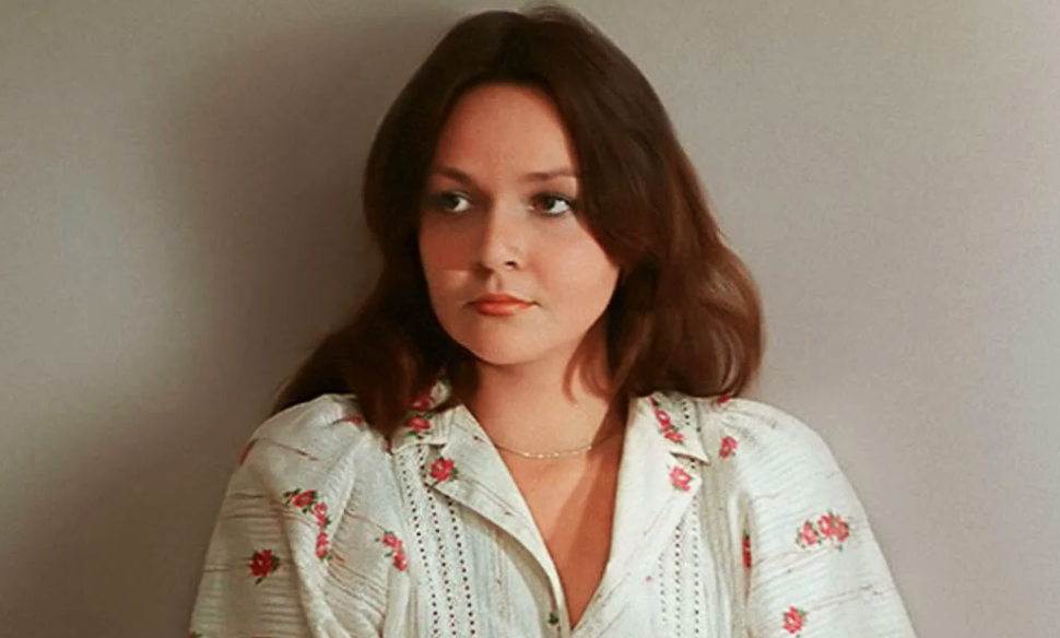 на фото Ирина Акулова в молодости 