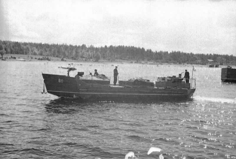   Тендер-плашкоут, архивное фото