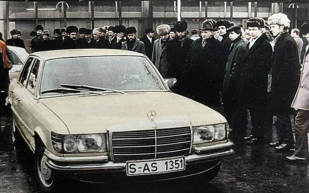 Благодаря выставке «Мерседес-Бенц-73» немецкая фирма прочно закрепилась в СССР и вскоре заключила несколько выгодных контрактов на поставку различной техники