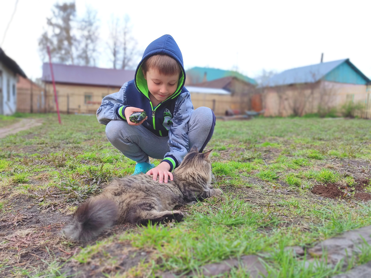 Вадюха с рацией и кот Мася