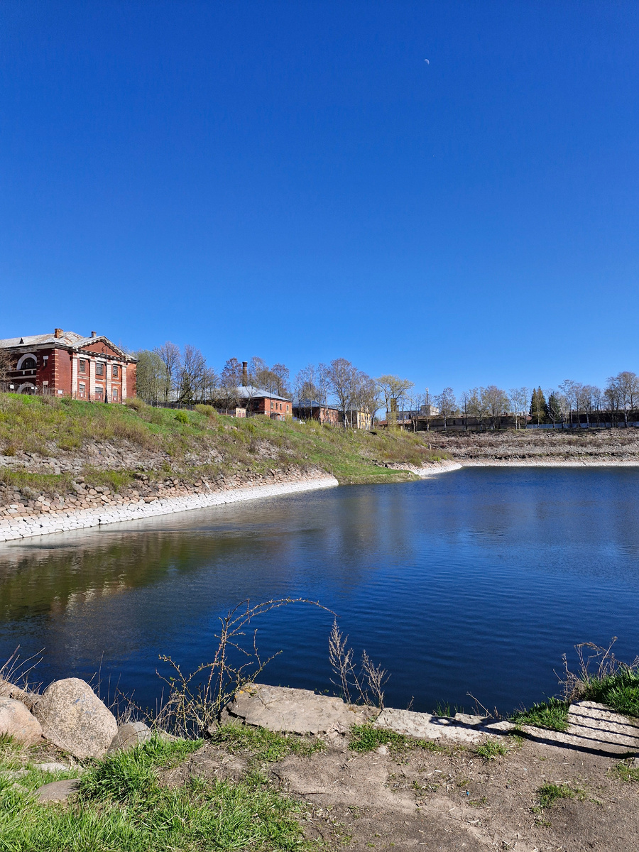 Тихий, уютный город на воде с огромной историей 