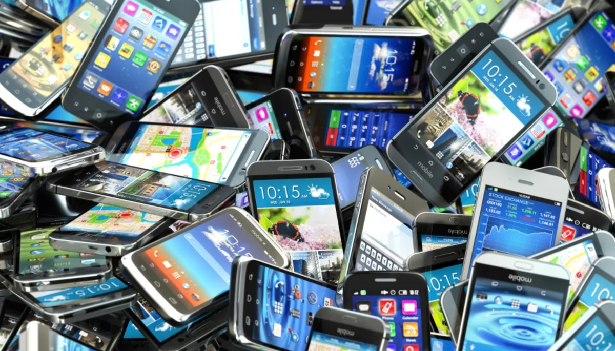 Зачем переплачивать за прошлогодний смартфон? 