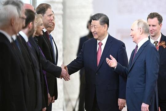    Путин считает энергетику локомотивом связей России и Китая