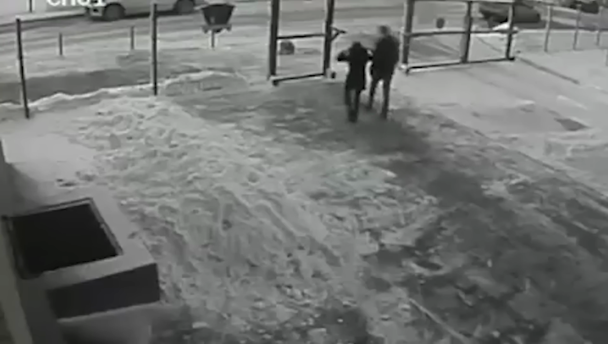 Фотография Кирилла Планкова и Елены Патрушевой с камеры видеонаблюдения