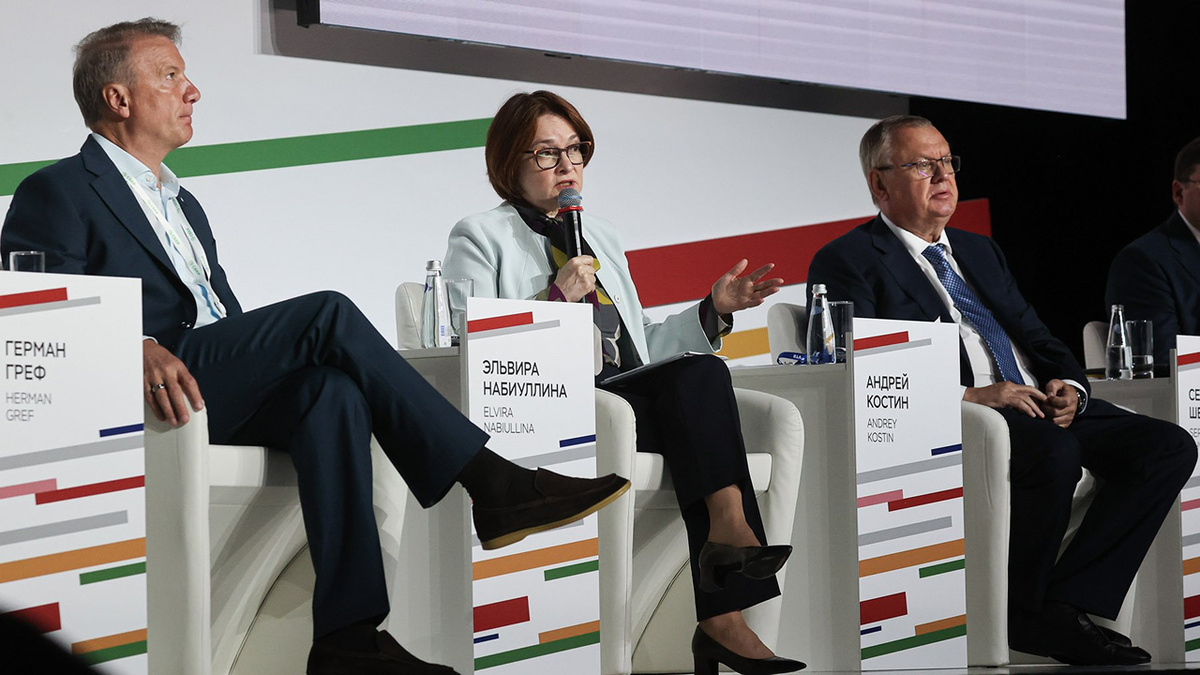 Банки вновь под прицелом: платные услуги подключают без согласия клиентов