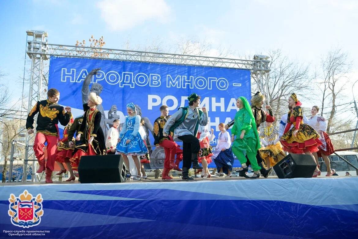  📷    9 Мая оренбуржцев приглашают на праздничный концерт «Победа многонациональная» Белов Михаил Александрович