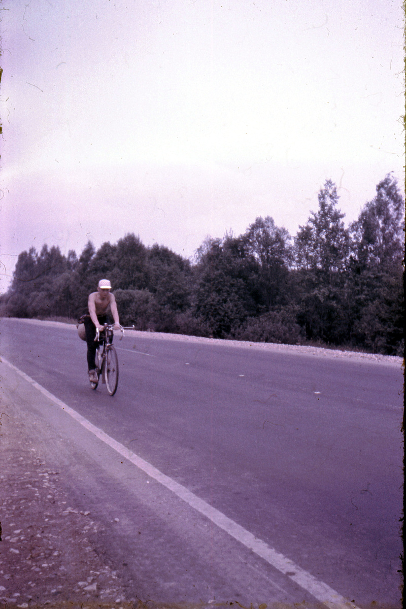 Я на ХВЗ. Зеркало заднего вида отломилось от вибраций.