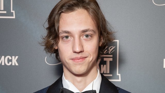 Умеет считать деньги, а играет мажоров. Где сейчас Алексей Лукин, что известно о личной жизни, и почему отказался от актерского образования?
