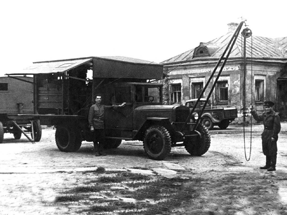 Армейские и фронтовые передвижные мастерские