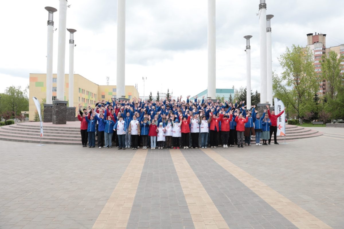    Более 150 молодых людей исполнили песню «День Победы» в Нижнем Новгороде