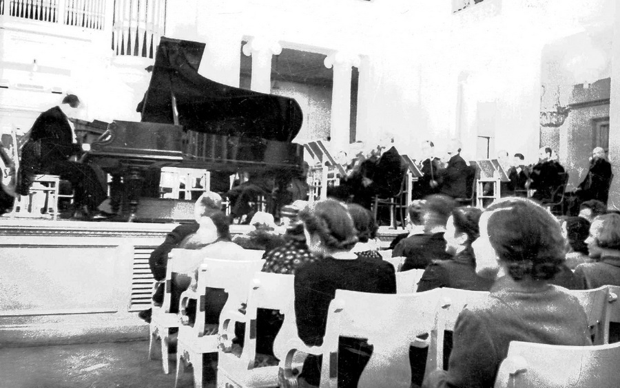 Концерт в Ленинградской филармонии осенью 1941 г. / ptj.spb.ru