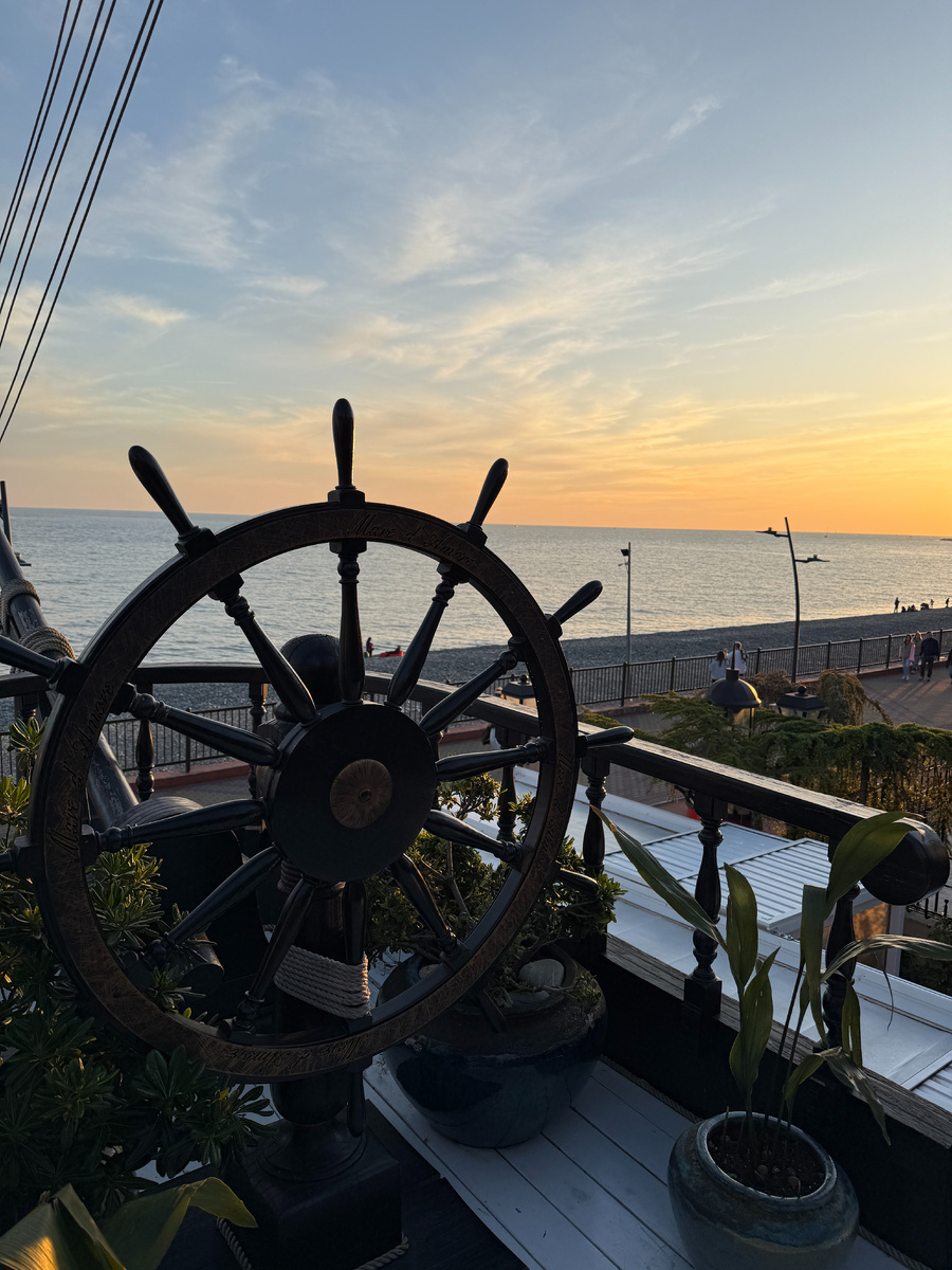 управлять своим кораблем можетт только устойчивый капитан