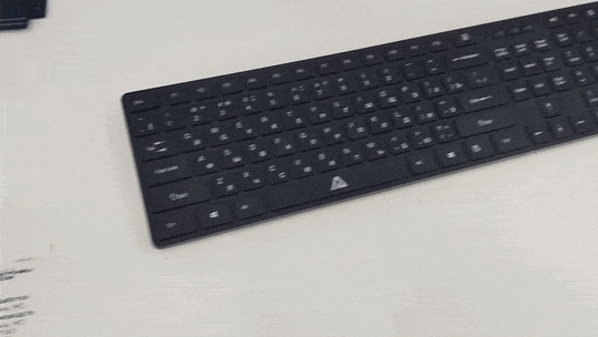 Беспроводные клавиатура Точка+ и мышь Пик+. Интерактивное пространство «Работаем на своём», выставка-форум Электроника России 2024. Не листайте вправо