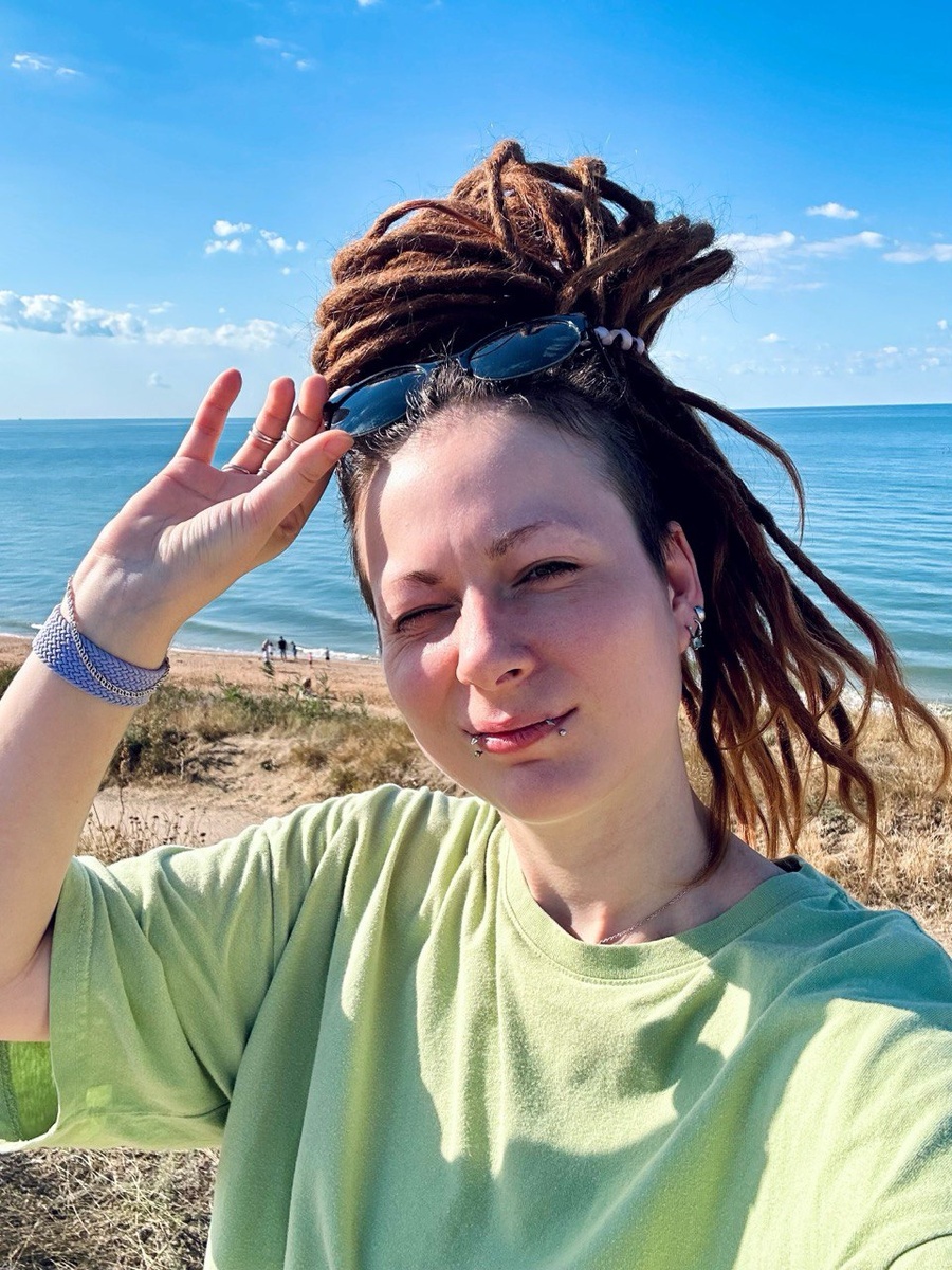 Приветствую! На связи Котовски. Здесь делюсь своими мыслями, моментами из жизни и уникальным вайбом. Надеюсь, мой контент вдохновит тебя и подарит море положительных эмоций. Добро пожаловать! Не стесняйся подписываться и заглядывать ко мне почаще ;)