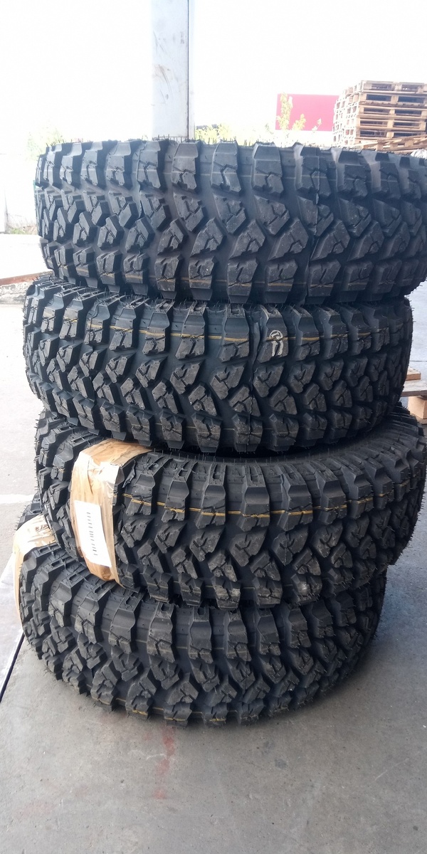 Всех приветствую, хочу поделиться впечатлениями о резине Streamstone Crossmaxx .
после трех лет жесткой эксплуатации резины nortec at-560, о которой есть пост , встал вопрос о выборе будущих колес на нивас...