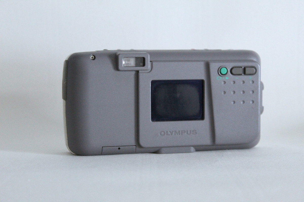 Olympus CAMEDIA C-800L. Фото: digitalkameramuseum.de