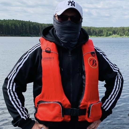 Твичер / Охотник на шерстяных гусениц.