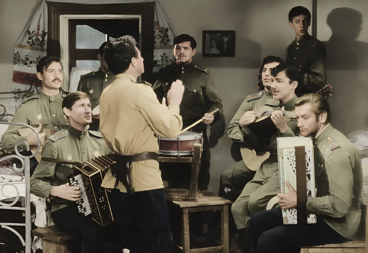 Кадр фильма «В бой идут одни старики»