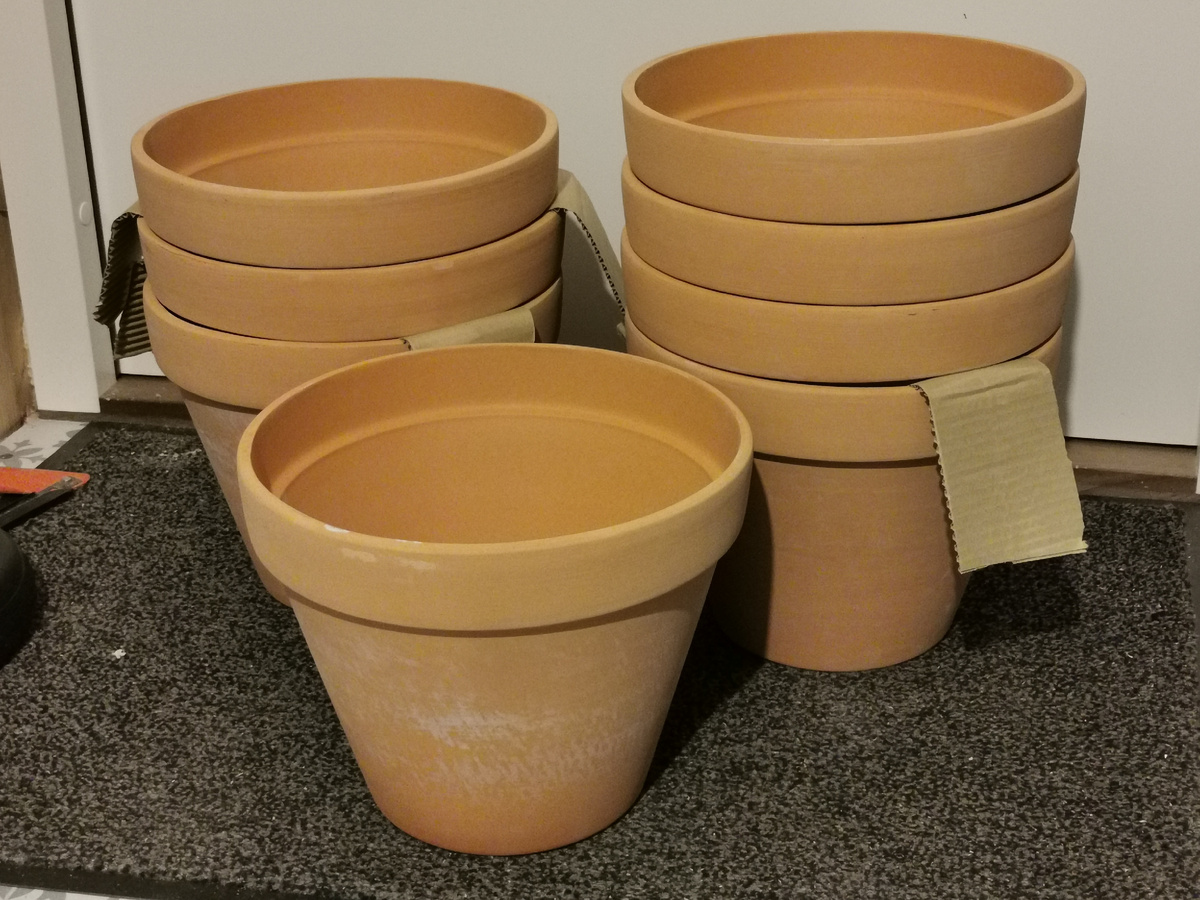 Горшки из Лемана по 7 л. 