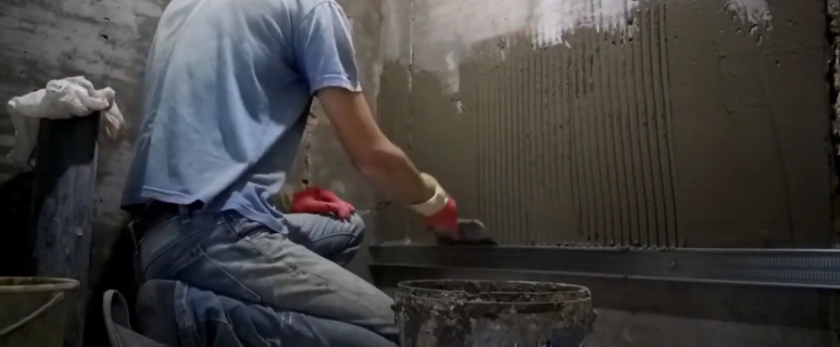 Это я делаю ремонт в санузле, укладка плитки.