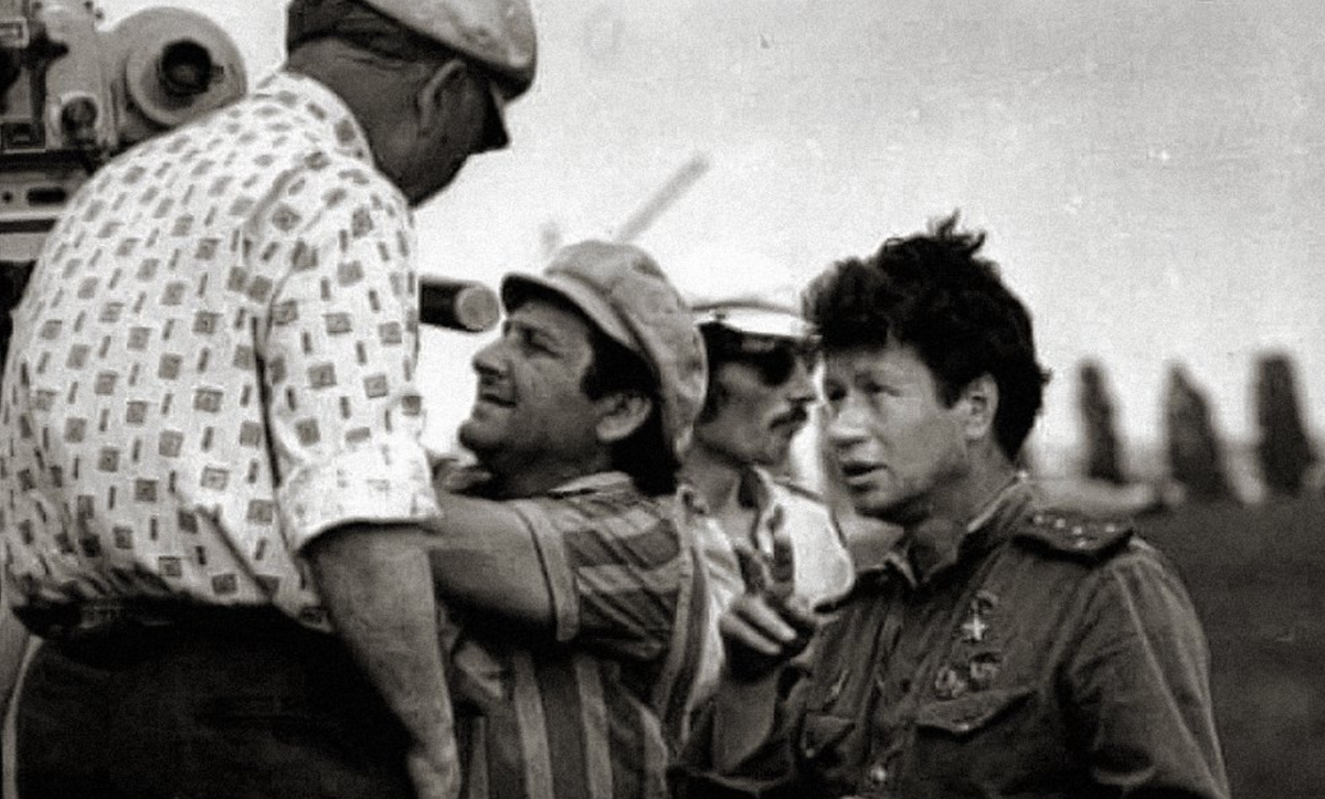 Фотография со съемок фильма «В бой идут одни старики» (фото из свободных источников).