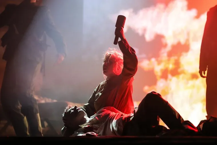 Игра актеров не оставит зрителя равнодушным
Фото: Размик Закарян © URA.RU