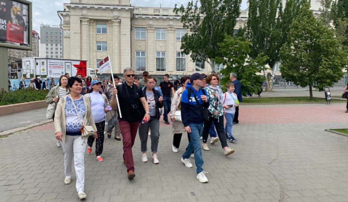     Участники патриотического проекта «Поезд Победы». Источник: volgograd.ru Автор фото: Татьяна Зубкова