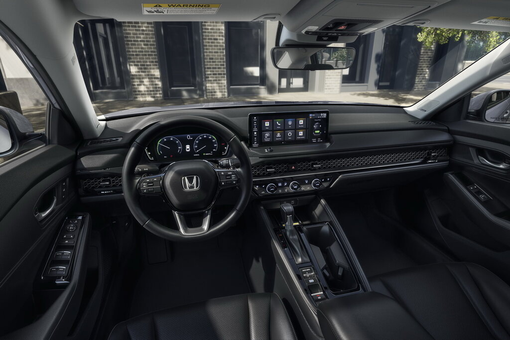 ⚙️ Вот 10 реальных отзывов владельцев Honda Accord (на основе анализа форумов, соцсетей и отзовиков):