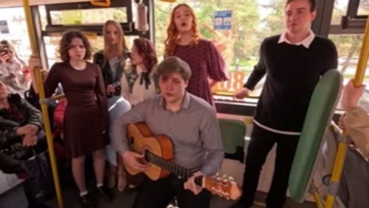    Троллейбус Победы прошел по Курску