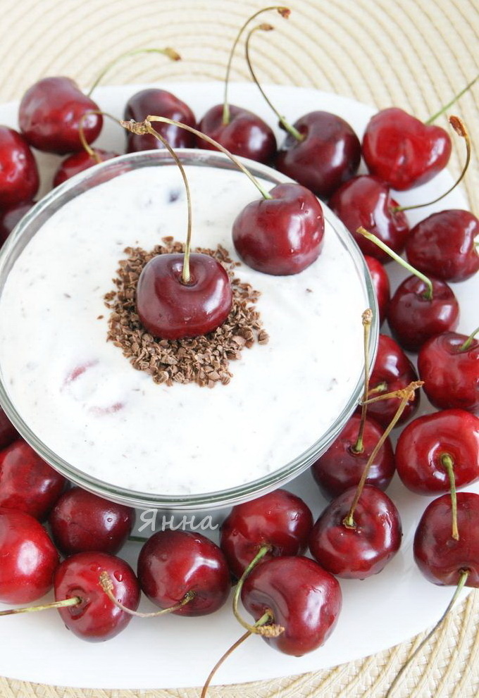Фото автора. Творожный десерт с черешней и шоколадом 