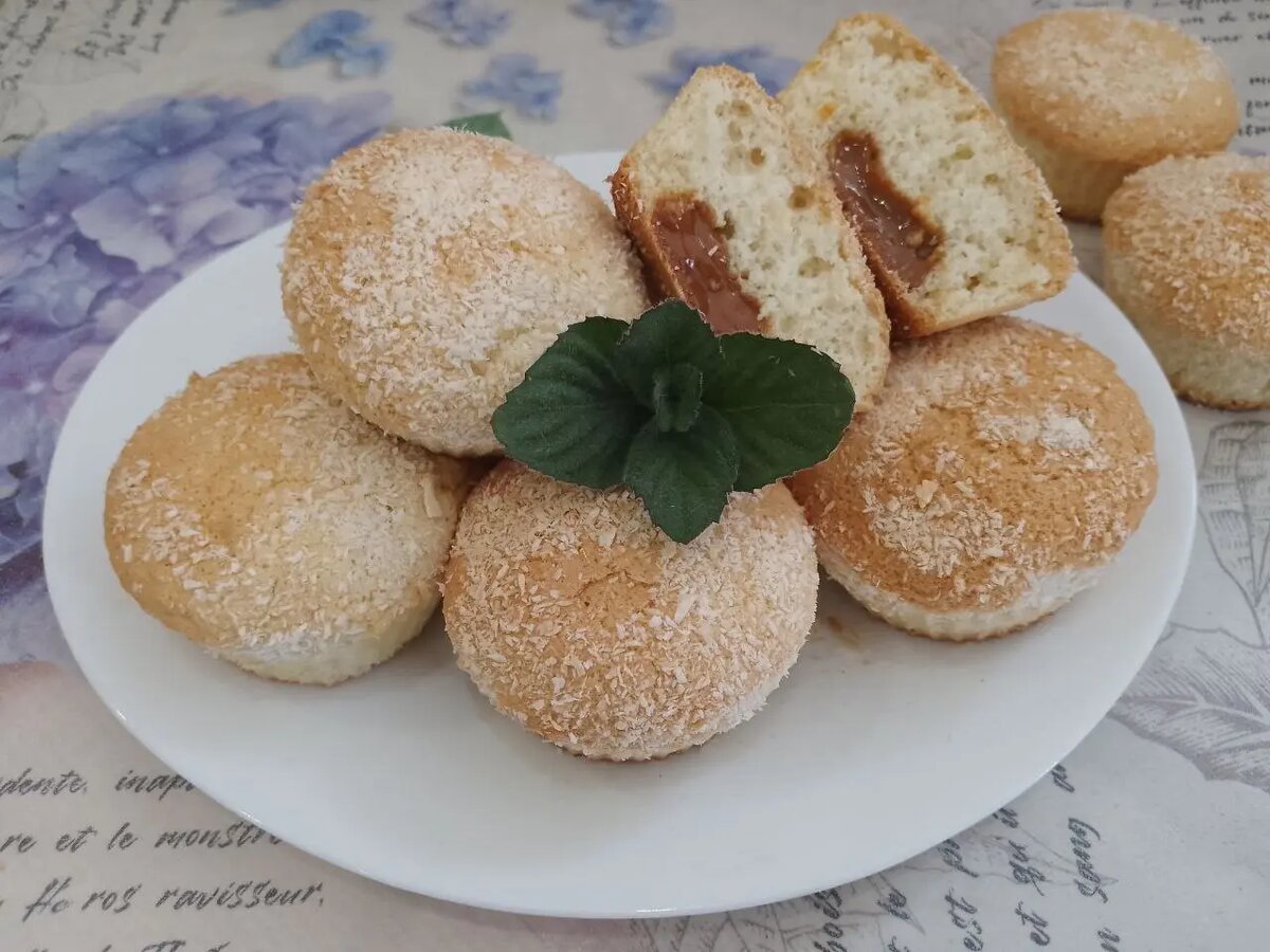 Кексы с начинкой из вареного сгущенного молока