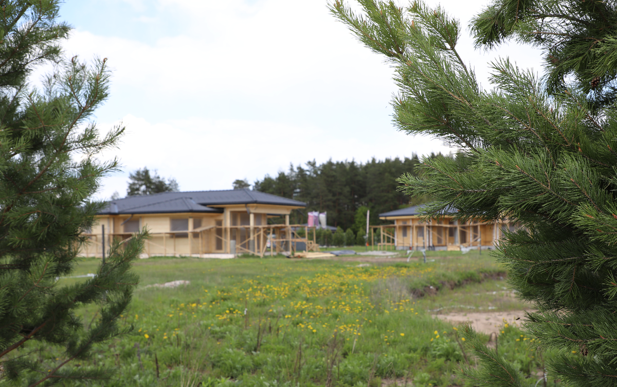 Посёлок спроектирован в едином стиле "Райт"