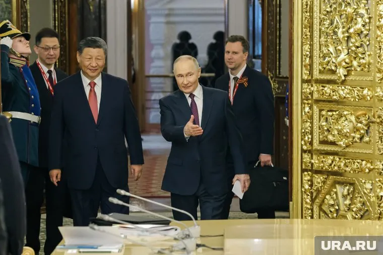 Путин встретился с Си Цзиньпином в Кремле
Фото: Роман Наумов © URA.RU
