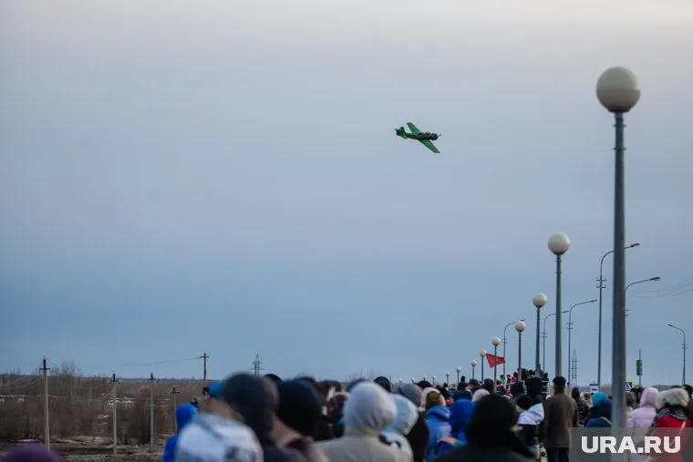 Анестезиолог-реаниматолог Вячеслав Иванко из ХМАО примет участие в акции «Бессмертный полк в небе»
Фото: Александр Кулаковский © URA.RU