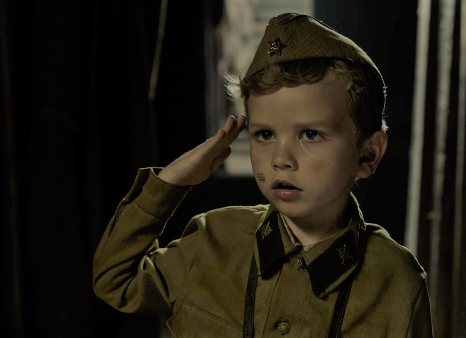 Главный герой фильма - Серёжа. Кадр из фильма "Солдатик" (студия "Мосфильм"), 2019 г.