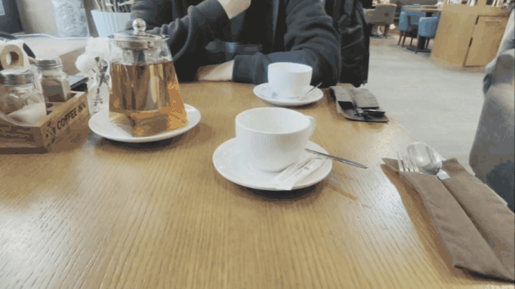 Ммммм. Раз уж речь зашла про кафе: такого божественного вкуса и аромата фетучини с грибами в сливочном соусе я не встречала нигде. Вроде просто макароны с грибами, но поверьте оно великолепно