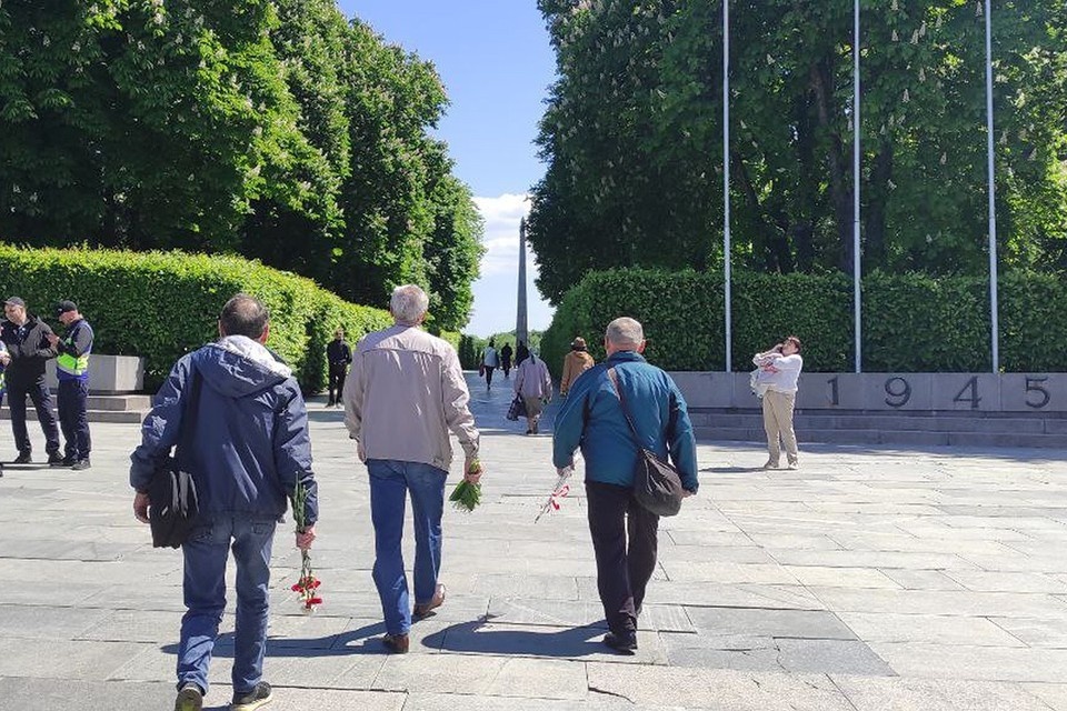    Украинцы дорого заплатили за попытку уничтожить День Победы