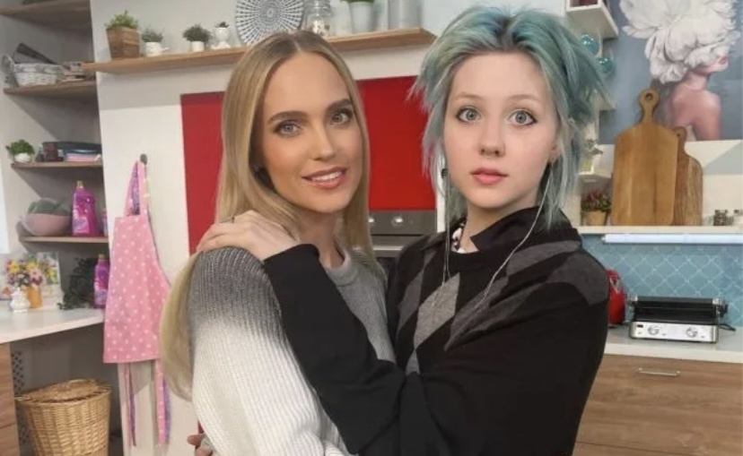 Наталья Ионова с дочкой Лида 