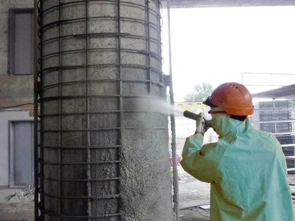 На фото:  Усиление строительных конструкций методом сухого торкретирования