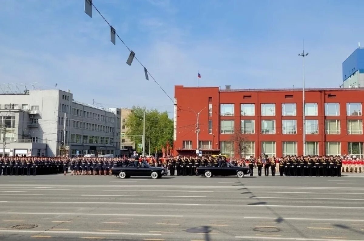    Военный парад прошел на площади Ленина в Новосибирске 9 мая