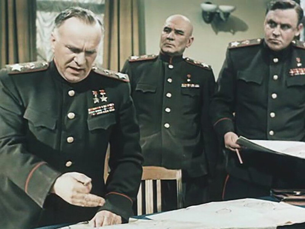 Фёдор Блажевич в фильме "Падение Берлина" (1949). Все иллюстрации - Яндекс-Картинки