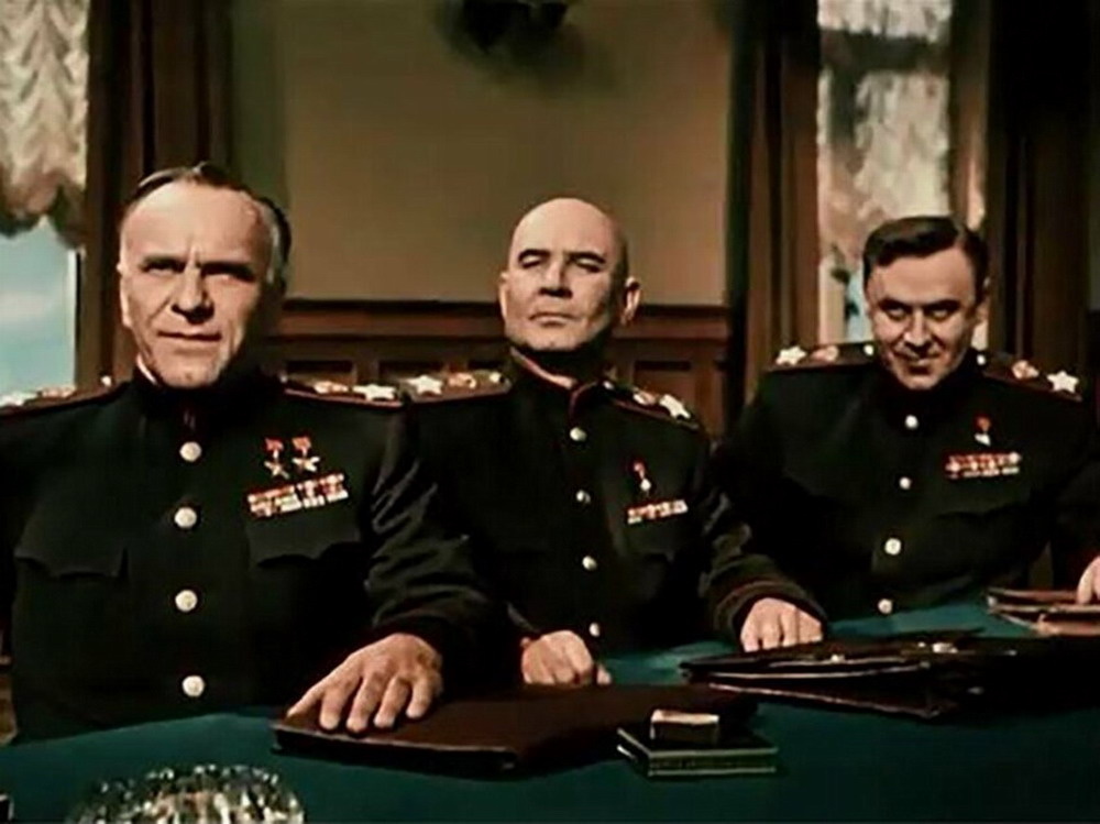 Фёдор Блажевич в фильме "Падение Берлина" (1949). Все иллюстрации - Яндекс-Картинки